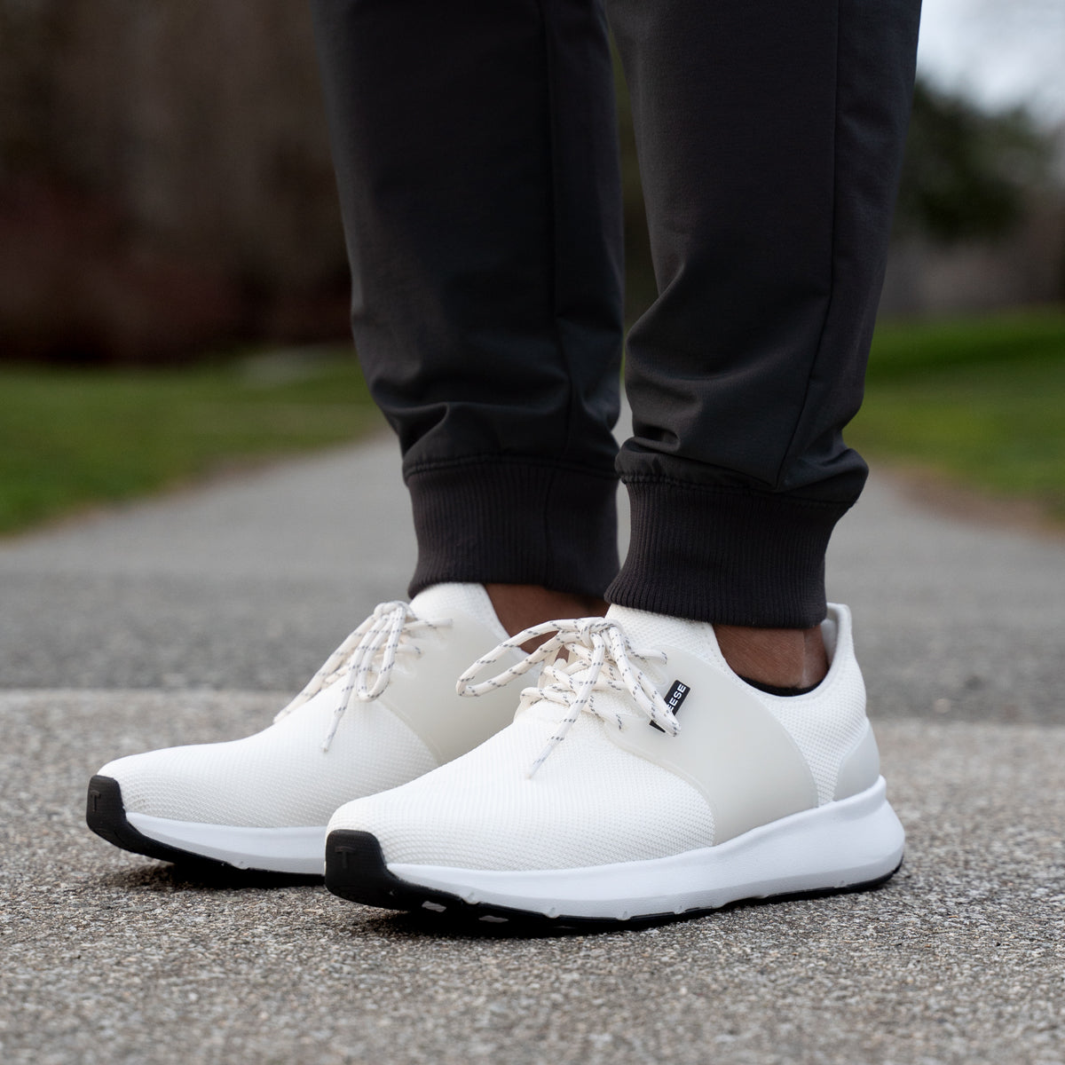 White | Lightweight Waterproof walking shoes men's