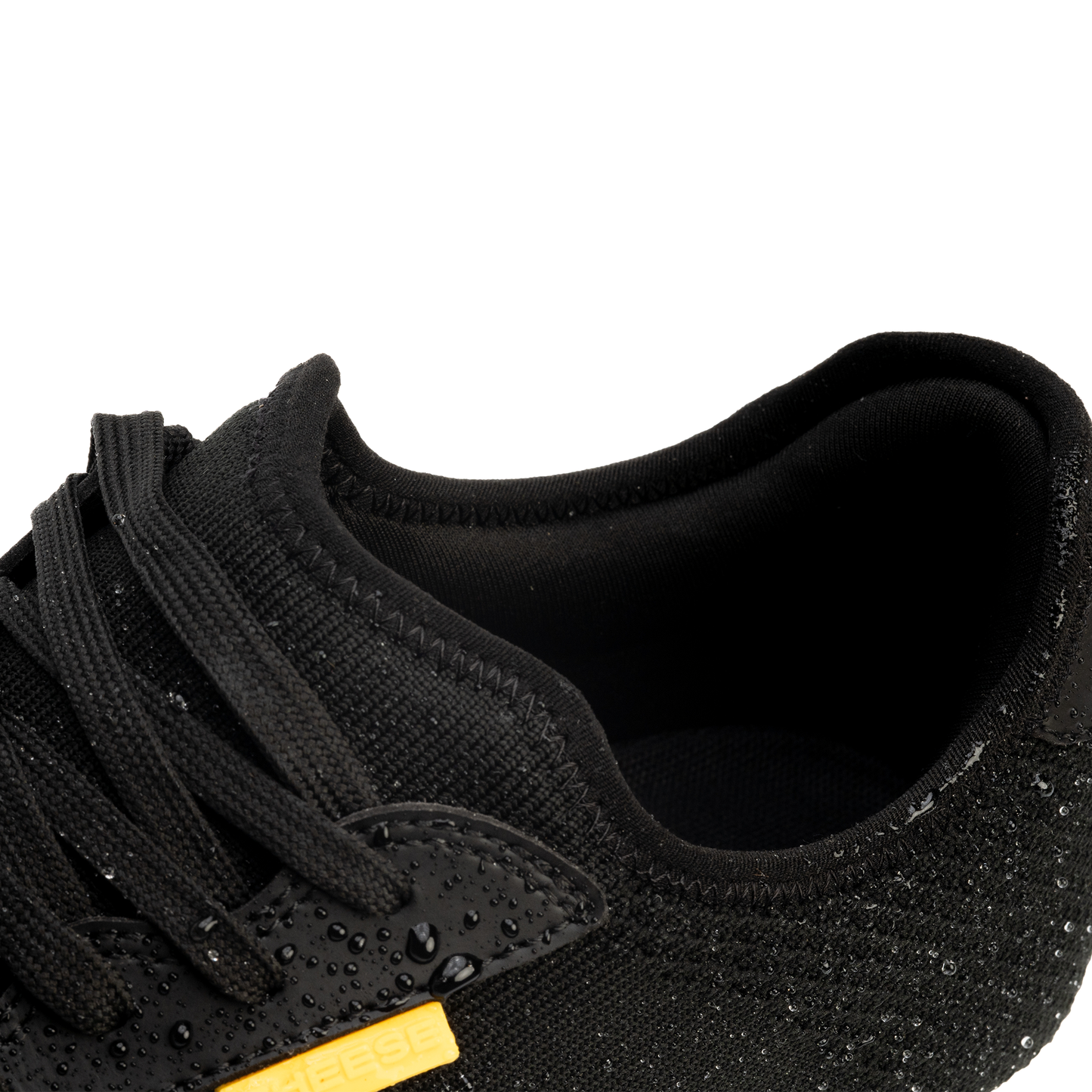 comfortable waterproof shoe with cushion